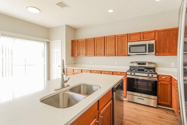 2715 Feather Green Trail, Fresno, TX 77545