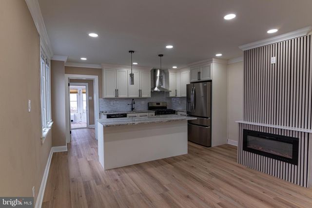 8030 FERNDALE ST, Philadelphia, PA 19111