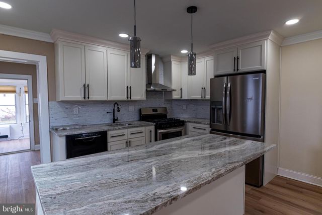 8030 FERNDALE ST, Philadelphia, PA 19111