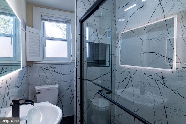 8030 FERNDALE ST, Philadelphia, PA 19111