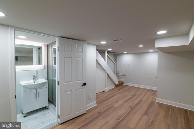 8030 FERNDALE ST, Philadelphia, PA 19111