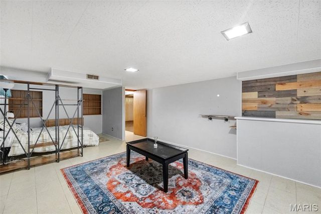 7800 Murdoch Avenue, Shrewsbury, MO 63119