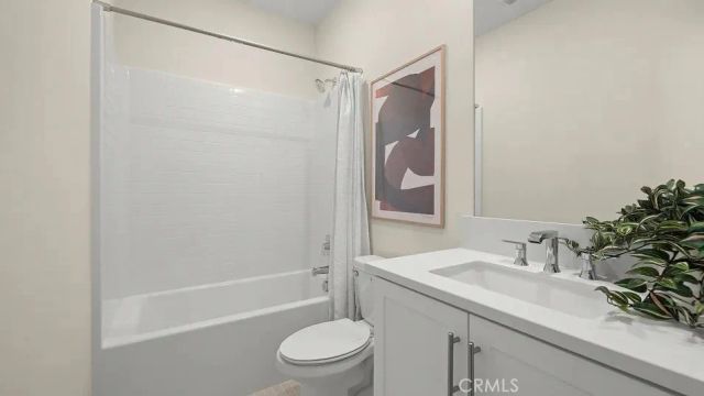 1990 Pyrenes Place, Santa Paula, CA 93060