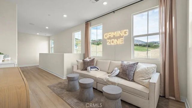 1990 Pyrenes Place, Santa Paula, CA 93060
