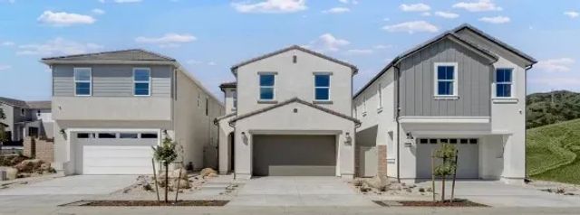 1990 Pyrenes Place, Santa Paula, CA 93060