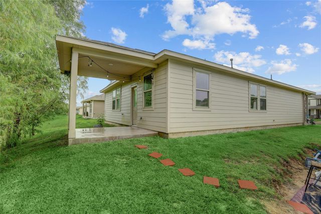 6535 Blimp Base Road, Hitchcock, TX 77563