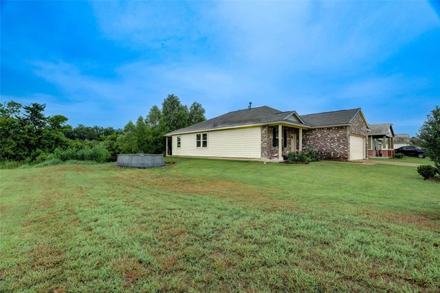 6535 Blimp Base Road, Hitchcock, TX 77563