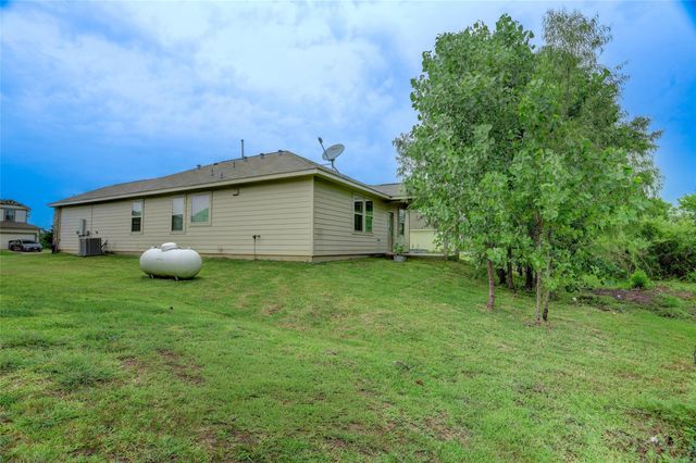 6535 Blimp Base Road, Hitchcock, TX 77563