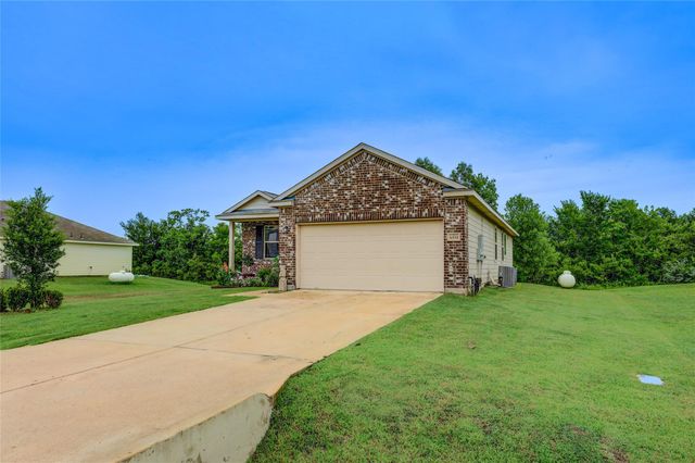 6535 Blimp Base Road, Hitchcock, TX 77563