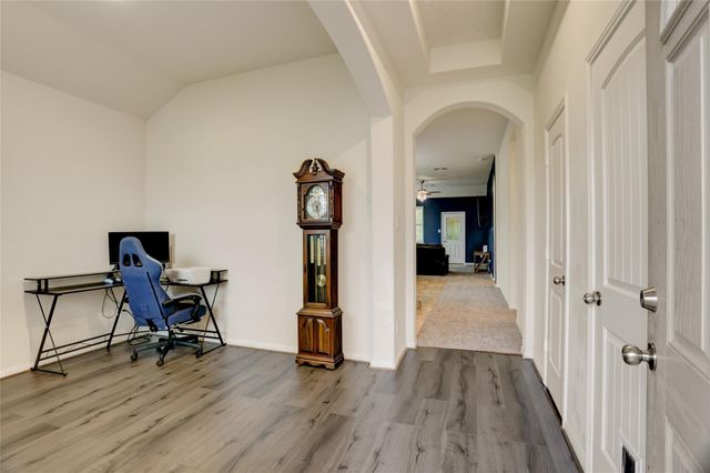 6535 Blimp Base Road, Hitchcock, TX 77563