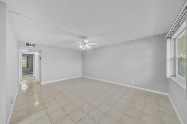 49 Hastings D, West Palm Beach, FL 33417