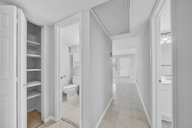 49 Hastings D, West Palm Beach, FL 33417