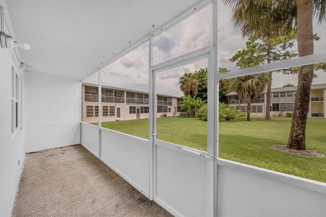 49 Hastings D, West Palm Beach, FL 33417