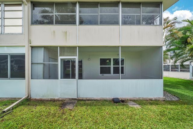 49 Hastings D, West Palm Beach, FL 33417