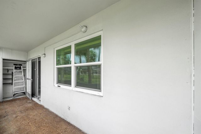 49 Hastings D, West Palm Beach, FL 33417