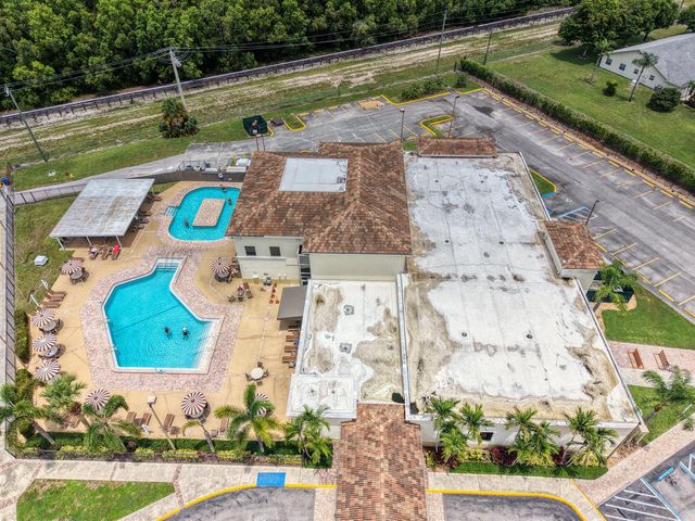 49 Hastings D, West Palm Beach, FL 33417
