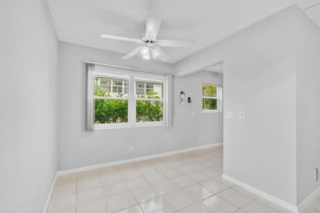 49 Hastings D, West Palm Beach, FL 33417
