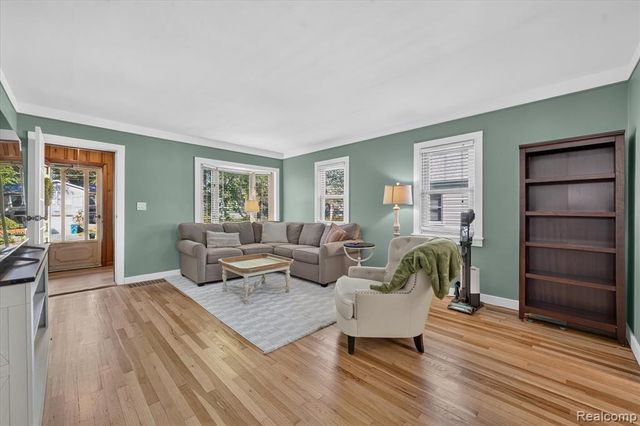 4369 Richalva Court, Waterford, MI 48329
