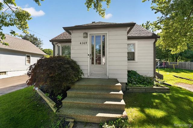 4369 Richalva Court, Waterford, MI 48329