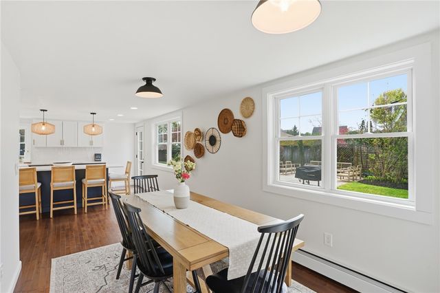 8 Emery Road, Warren, RI 02885