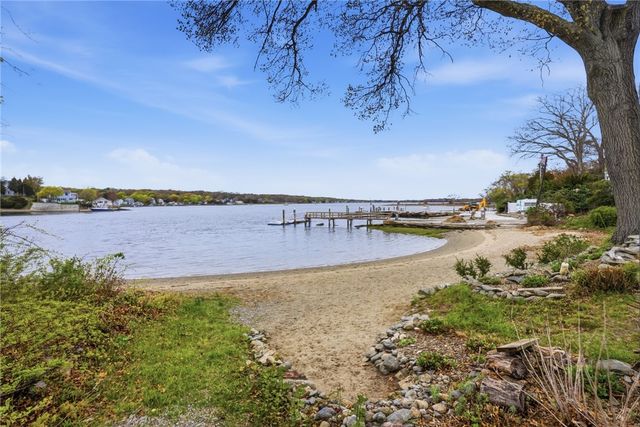 8 Emery Road, Warren, RI 02885