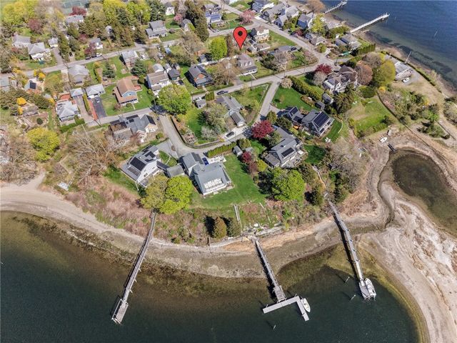 8 Emery Road, Warren, RI 02885