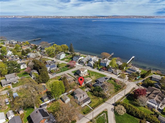 8 Emery Road, Warren, RI 02885