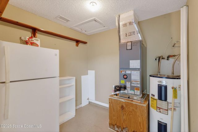 352 Jacaranda Avenue NW, Palm Bay, FL 32907