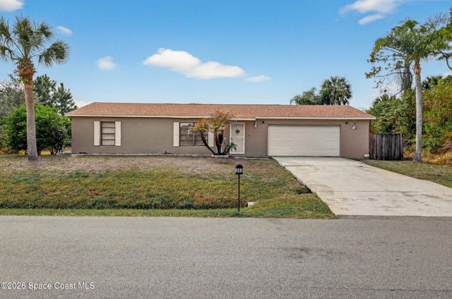 352 Jacaranda Avenue NW, Palm Bay, FL 32907