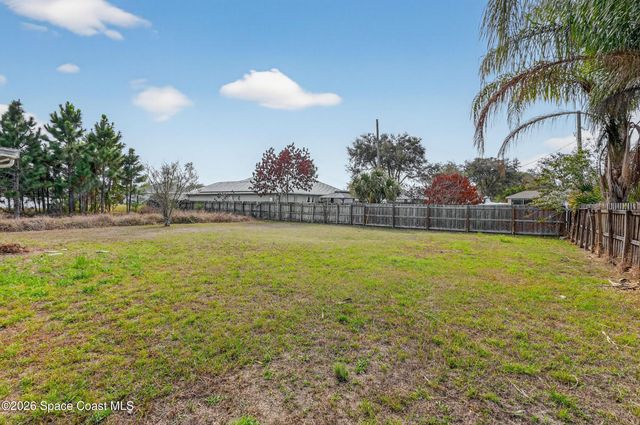 352 Jacaranda Avenue NW, Palm Bay, FL 32907