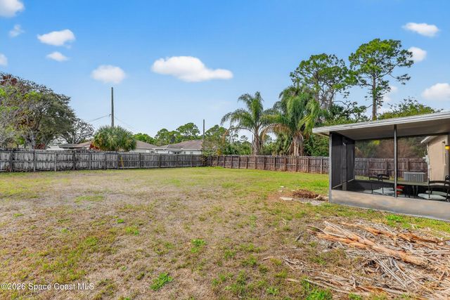 352 Jacaranda Avenue NW, Palm Bay, FL 32907