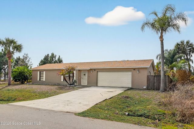 352 Jacaranda Avenue NW, Palm Bay, FL 32907