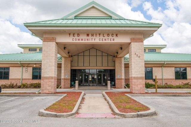 352 Jacaranda Avenue NW, Palm Bay, FL 32907