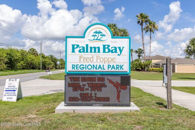 352 Jacaranda Avenue NW, Palm Bay, FL 32907