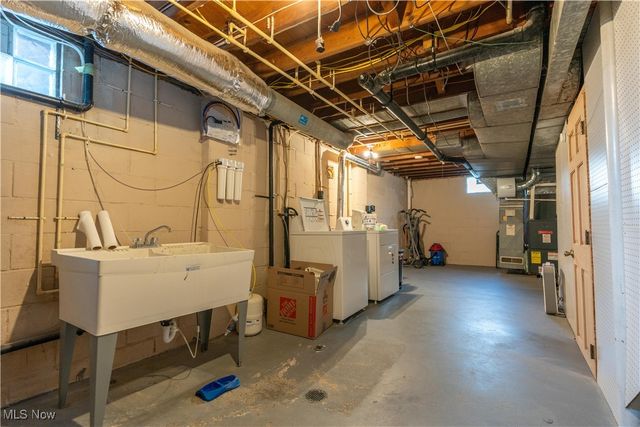 233 Harter Avenue NW, Canton, OH 44708