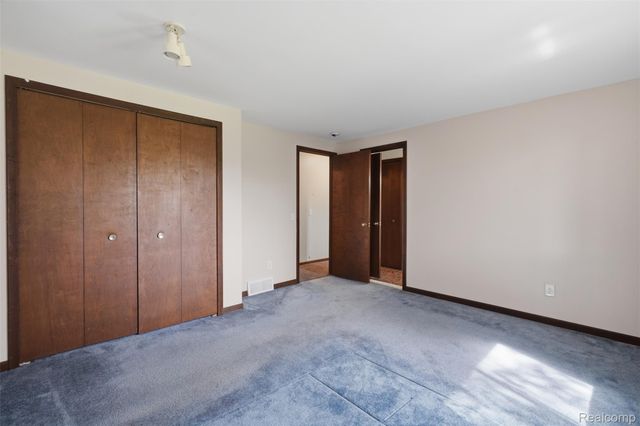 3756 Chevron Drive, Highland Charter Township, MI 48356