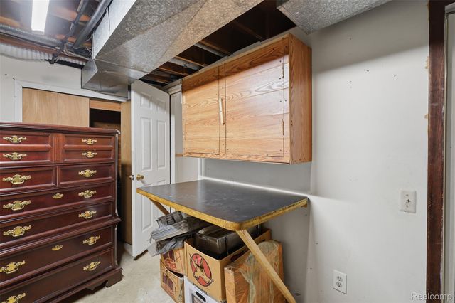 3756 Chevron Drive, Highland Charter Township, MI 48356