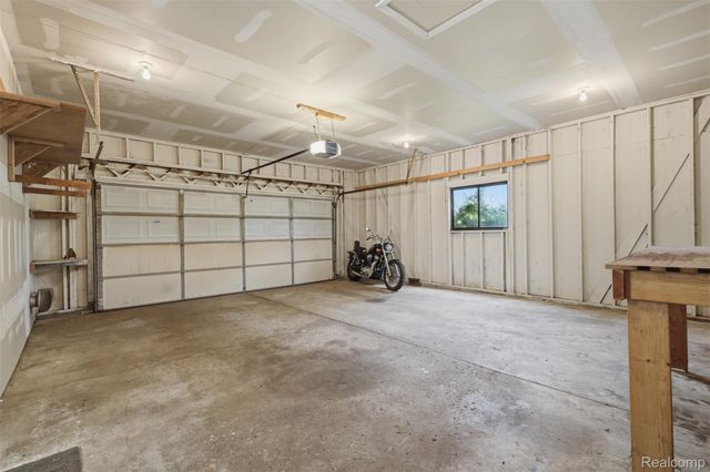 3756 Chevron Drive, Highland Charter Township, MI 48356