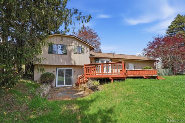 3756 Chevron Drive, Highland Charter Township, MI 48356