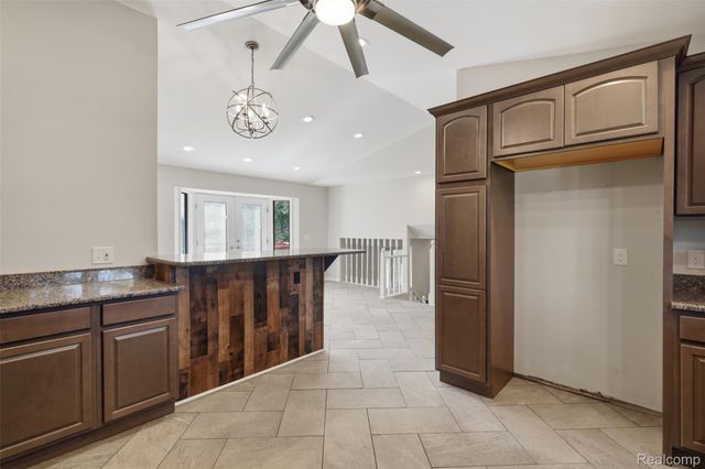 3756 Chevron Drive, Highland Charter Township, MI 48356