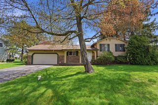 3756 Chevron Drive, Highland Charter Township, MI 48356