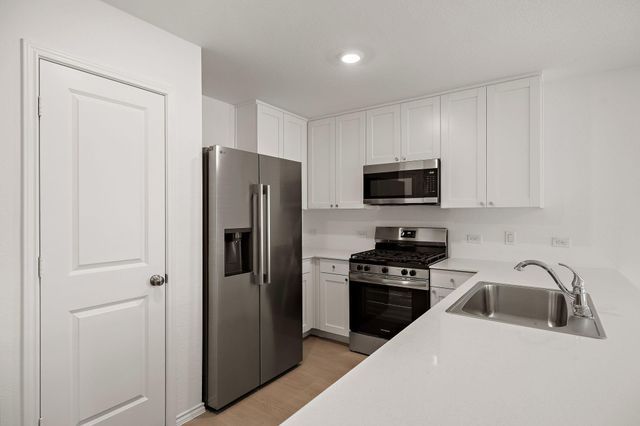 213 Navidad River DR, San Marcos, TX 78666