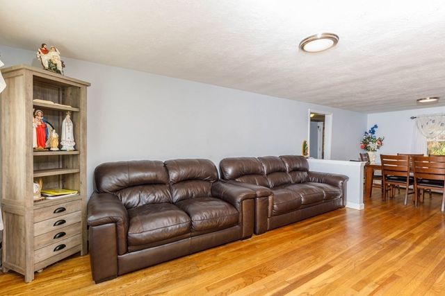 360 Blossom Street, Fitchburg, MA 01420