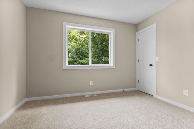 808 5th Avenue SW, Isanti, MN 55040