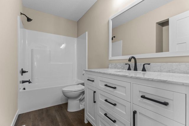 808 5th Avenue SW, Isanti, MN 55040