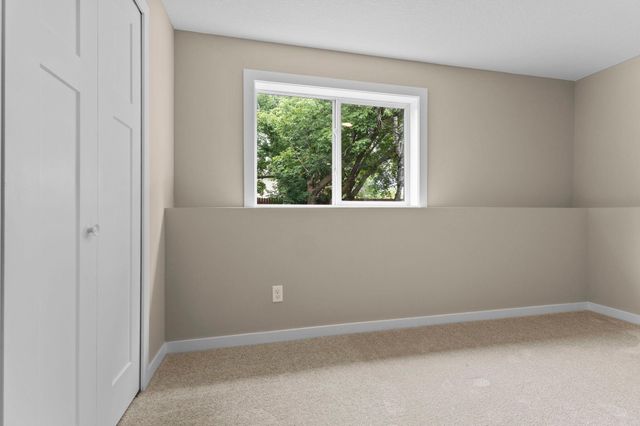 808 5th Avenue SW, Isanti, MN 55040