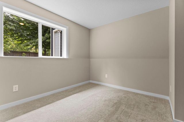 808 5th Avenue SW, Isanti, MN 55040