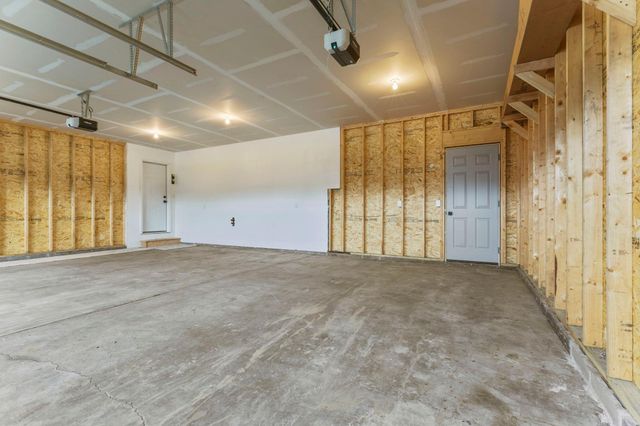 808 5th Avenue SW, Isanti, MN 55040