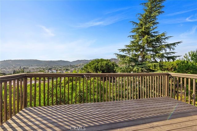 1232 La Paloma Glen, Escondido, CA 92026