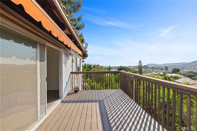 1232 La Paloma Glen, Escondido, CA 92026